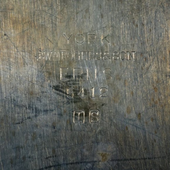 Vintage Wm Rogers York Silver Covered 2-Piece Serving Dish and Lid - Picture 7 of 7